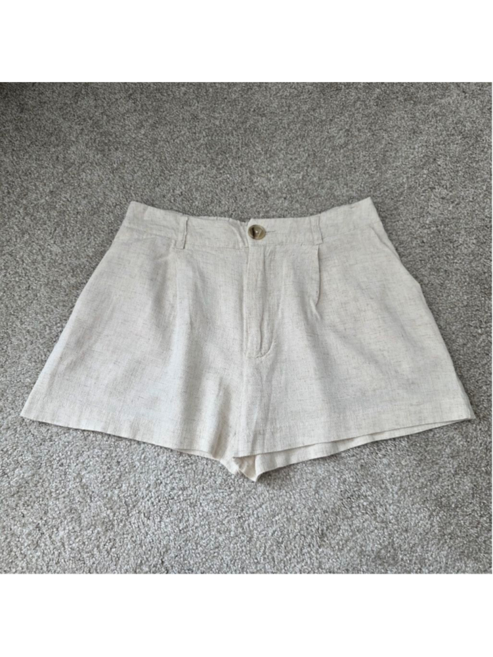 Women's Blenca Beige Linen Blend Shorts Size L Fit size S